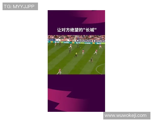 以一脚踢爆足球的球星为中心揭秘那场震撼全场的瞬间与背后故事